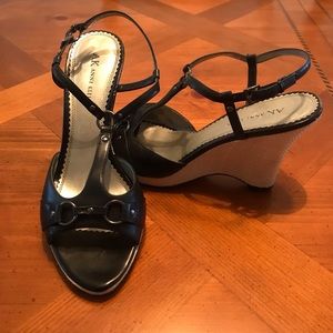 ANNE KLEIN WEDGE SANDALS BLACK